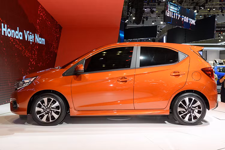 Hiện thương hiệu xe ôtô Honda chưa có mẫu xe nào trong phân khúc hatchback đô thị cỡ A vốn khá được ưa chuộng tại Việt Nam. Do đó, sẽ không bất ngờ nếu Honda bán Brio 2018 ra thị trường Việt Nam trong thời gian tới để gặt hái thành công như; Hyundai Grand i10, Kia Morning, Toyota Wigo hay Vinfast Fadil.