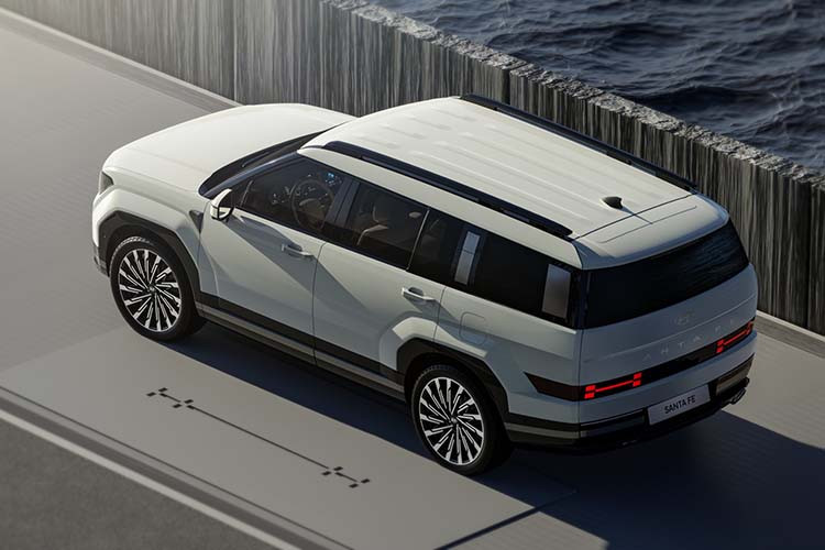 Thứ nhất là máy xăng GDI 4 xi-lanh, tăng áp, dung tích 2.5L, đi kèm hộp số tự động ly hợp kép 8 cấp. Thứ hai là hệ truyền động hybrid (HEV), bao gồm máy xăng 4 xi-lanh, tăng áp, dung tích 1.6L, mô-tơ điện và hộp số tự động 6 cấp. Cả hai loại động cơ này đều kết hợp với hệ dẫn động 1 cầu.