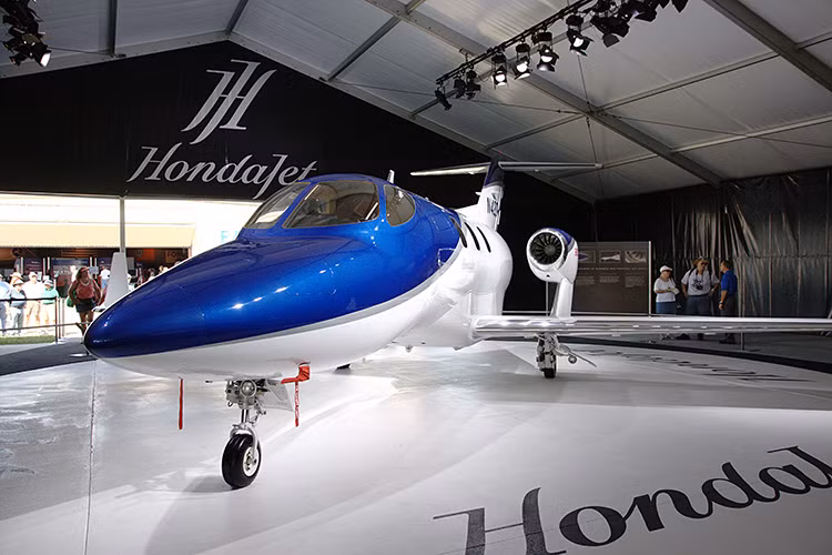HondaJet được nhà sản xuất đình đám tại Nhật Bản miêu tả như mẫu máy bay dân dụng nhanh, yên tĩnh và tiết kiệm nhiên liệu nhất phân khúc, nó sở hữu chỉ 7 chỗ ngồi trên khoang.