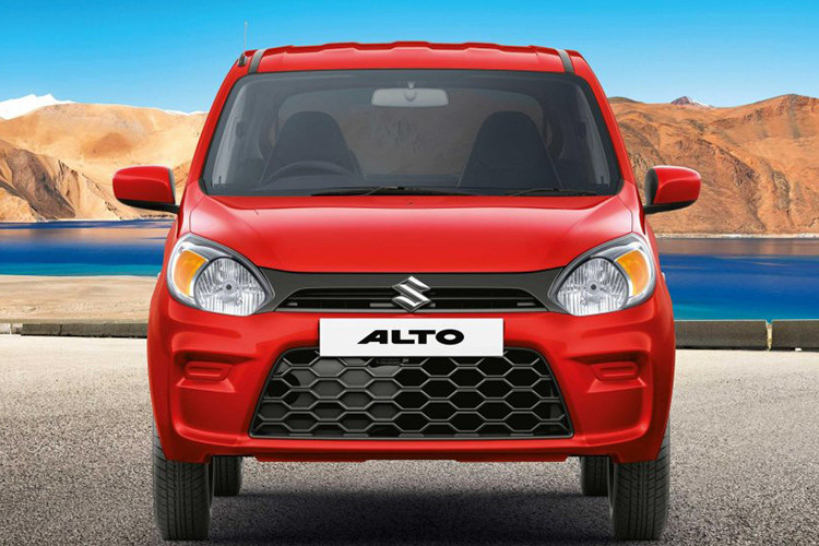 Trong đó, lưới tản nhiệt dưới được thiết kế hình thang và đi kèm mắt lưới hình tổ ong. Riêng cụm đèn sương mù trước nằm trên cản va đã biến mất ở Suzuki Alto 2019. Đáng tiếc là những thay đổi trong thiết kế ngoại thất của Suzuki Alto 2019 tại thị trường Ấn Độ cũng dừng ở đây.