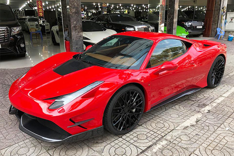 Quá trình lắp ráp bộ body kit Misha Designs Limited Edition 458 trên chiếc Ferrari 458 Italia đo những người thợ Sài thành thực hiện và mất hơn 2 ngày để thi công. Trước đó, một số món đồ độ bodykit này cũng được ông chủ công ty nhập khẩu siêu xe quận 5, TP HCM sơn lại màu đỏ.