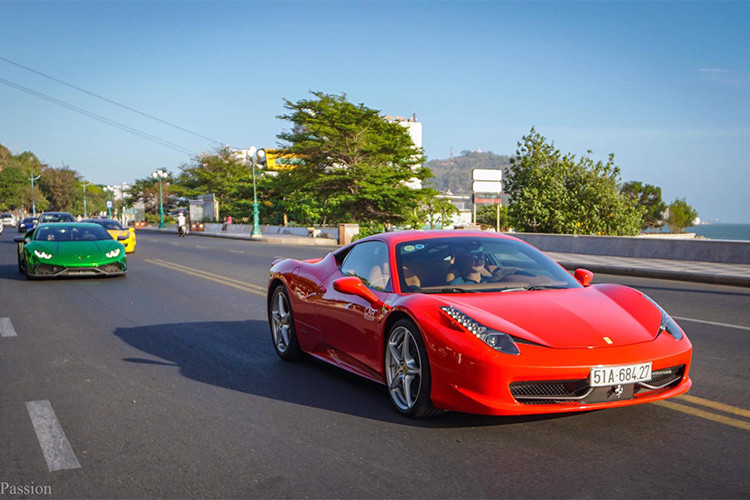 Gói độ Misha Designs sẽ không đụng chạm đến khối động cơ của Ferrari 458 Italia, xe vẫn sử dụng động cơ V8, dung tích 4.5 lít, sản sinh công suất tối đa 562 mã lực và mô-men xoắn cực đại 540 Nm. Ferrari 458 Italia mất khoảng 3,4 giây để tăng tốc từ 0-100 km/h trước khi đạt tốc độ tối đa 320 km/h.