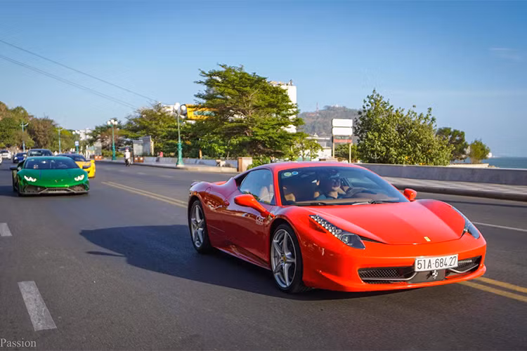 Gói độ Misha Designs sẽ không đụng chạm đến khối động cơ của Ferrari 458 Italia, xe vẫn sử dụng động cơ V8, dung tích 4.5 lít, sản sinh công suất tối đa 562 mã lực và mô-men xoắn cực đại 540 Nm. Ferrari 458 Italia mất khoảng 3,4 giây để tăng tốc từ 0-100 km/h trước khi đạt tốc độ tối đa 320 km/h.