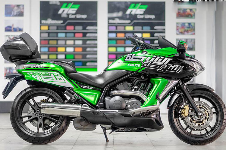 Honda DN-01 là mẫu xe thể hiện được tính, mang phong cách hướng tới tương lai - của Honda, một sản phẩm với khả năng vận hành độc đáo và hình dáng hoàn toàn mới lạ. Xe khác lạ bởi hình dáng và thiết kế độc đáo, nhưng lại quen thuộc với đa số bởi tính năng vận hành đơn giản, khá dễ dàng như một chiếc xe tay ga.