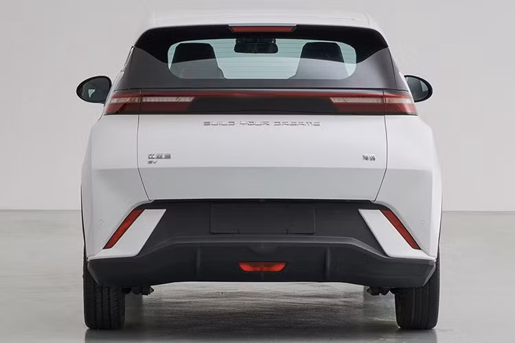 Nhiều khả năng BYD Seagull sẽ chính thức ra mắt thị trường Trung Quốc trong năm nay. Tại thị trường nội địa, giá xe BYD Seagull 2024 chạy điện dành cho đô thị này dự kiến có mức dao động từ 8.860 - 14.770 USD (khoảng 207 - 346 triệu đồng). 