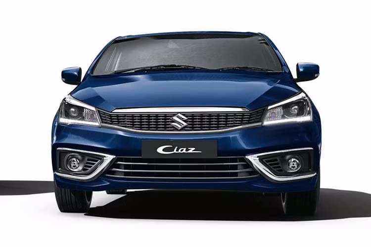Trước đó, vào cuối năm 2019, Suzuki Việt Nam đã ra thông báo dừng nhập khẩu Ciaz để chờ phân phối phiên bản mới vào năm 2020. Theo đó, mẫu xe sedan Suzuki Ciaz 2020 sắp ra mắt Việt Nam sẽ là phiên bản nâng cấp giữa vòng đời (facelift) đã ra mắt thị trường Ấn Độ vào năm 2018 và đang lên kế hoạch ra mắt Thái Lan vào tháng 3 tới đây.