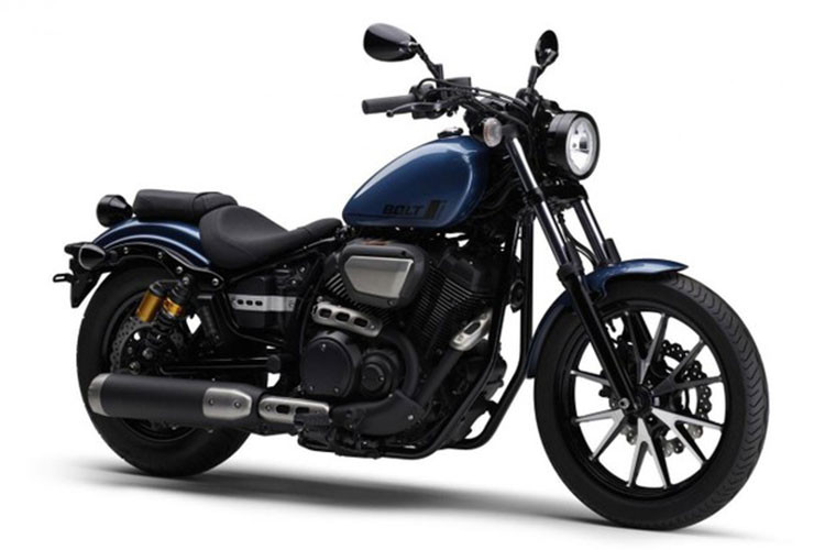 Trong đó, phiên bản ABS sẽ được ra mắt vào tháng 6, trong khi bản Tiêu chuẩn hiện đã có mặt tại đại lý chính hãng. Mức giá xe Yamaha Bolt R 2021 từ 1.045.000 Yên, (tương đương 223 triệu đồng). Xe có hai tùy chọn màu sắc gồm Xanh và Đen.