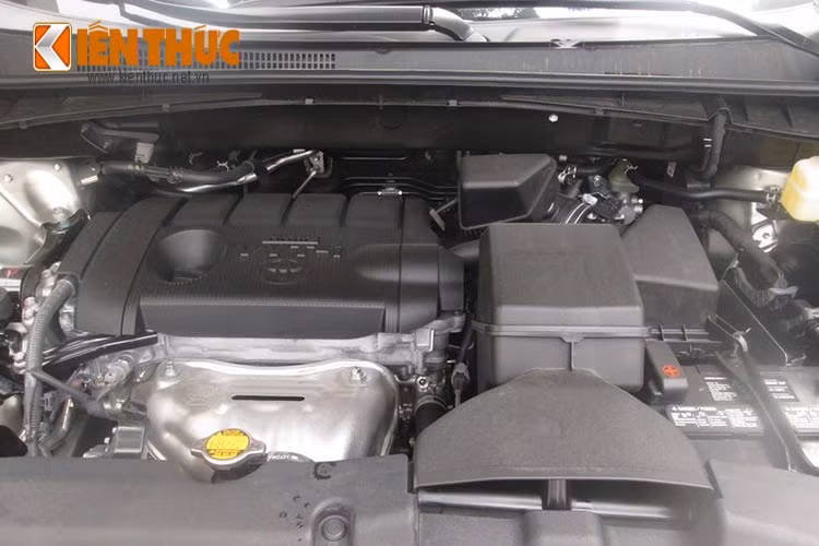 Highlander Limited 2016 được trang bị động cơ V6 3.5L, công suất 270 mã lực tại 6.200 vòng/phút và mô-men xoắn cực đại 248 Nm tại 4.700 vòng/phút, dẫn động 4 bánh toàn thời gian, đi cùng hộp số tự động 6 cấp.