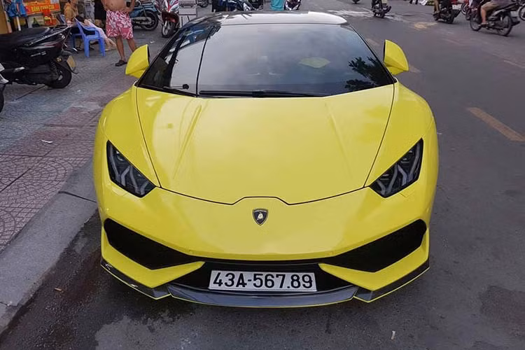 Gần đây, chiếc siêu xe Lamborghini Huracan LP610-4 duy nhất ở Việt Nam mang biển "san bằng tất cả" Đà Nẵng lại tiếp tục được rao bán. Thông tin ban đầu cho hay, chiếc xe này thuộc đời 2015 và được đăng ký vào năm 2016. Hiện quãng đường siêu xe này lăn bánh chỉ hơn 4.500 km.