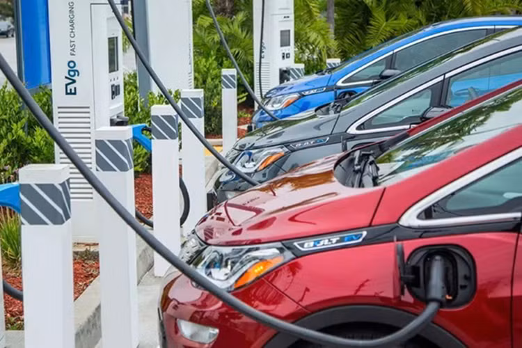 Uu dai phi truoc ba 0% cho oto dien sap het hieu luc-Hinh-3