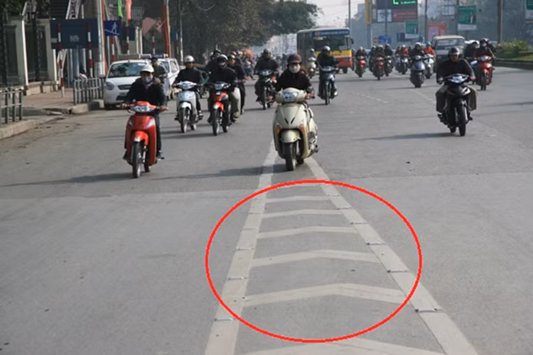 De vach son xuong ca khi tham gia giao thong co bi xu phat?