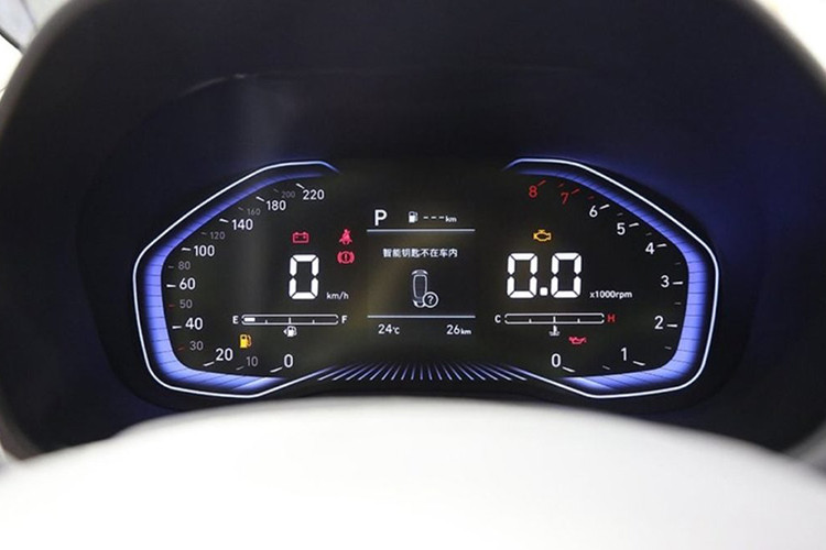 Chưa hết, Hyundai Accent 2020 tại Ấn Độ còn giới thiệu tính năng cho phép người lái xem hình ảnh do camera lùi ghi lại và hiển thị trên màn hình trung tâm mà không cần phải cài số lùi. 