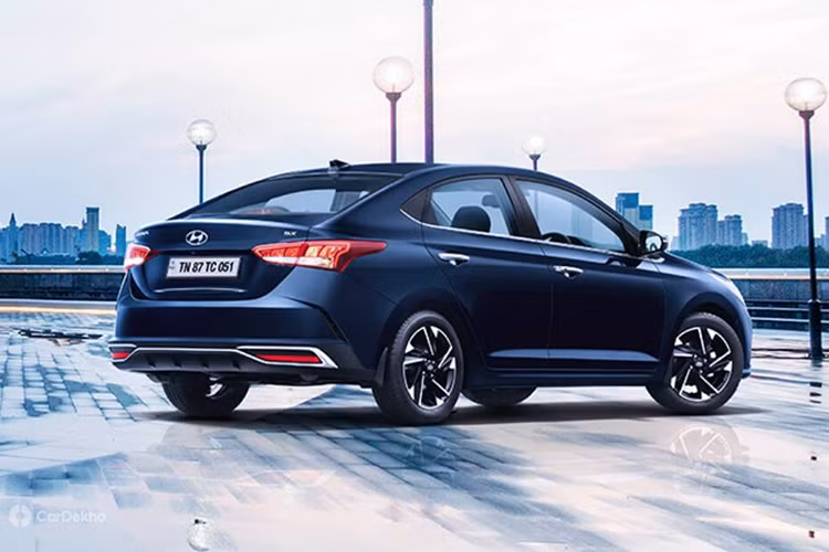 Thứ hai là động cơ xăng tăng áp, dung tích 1,4 lít, tạo ra công suất tối đa 140 mã lực và mô-men xoắn cực đại 242 Nm. Cuối cùng là động cơ diesel tăng áp, dung tích 1,5 lít với công suất tối đa 115 mã lực và mô-men xoắn cực đại 250 Nm. Các động cơ này kết hợp với hộp số sàn 6 cấp tiêu chuẩn, CVT, tự động ly hợp kép 7 cấp và tự động 6 cấp.