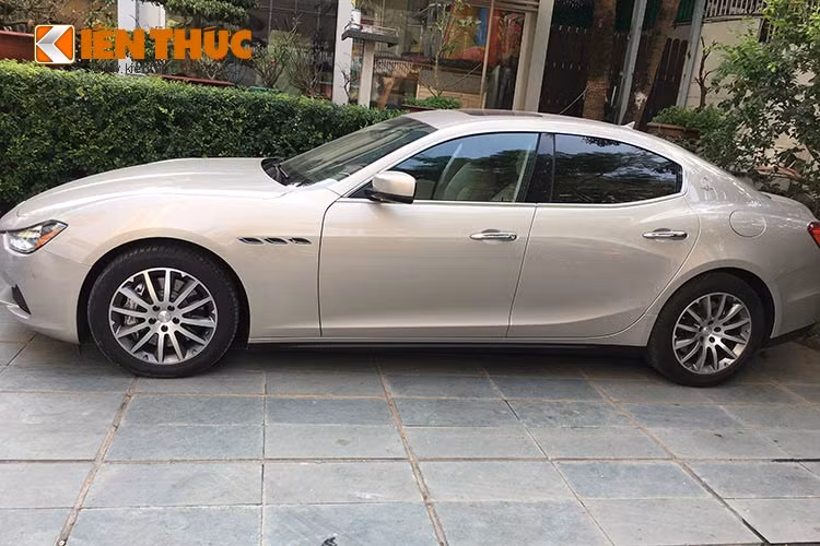 Maserati Ghibli là mẫu xe sang cỡ trung, được xem là đối thủ của những chiếc sedan thể thao như; BMW M5, Audi S6 và Mercedes-AMG E63.