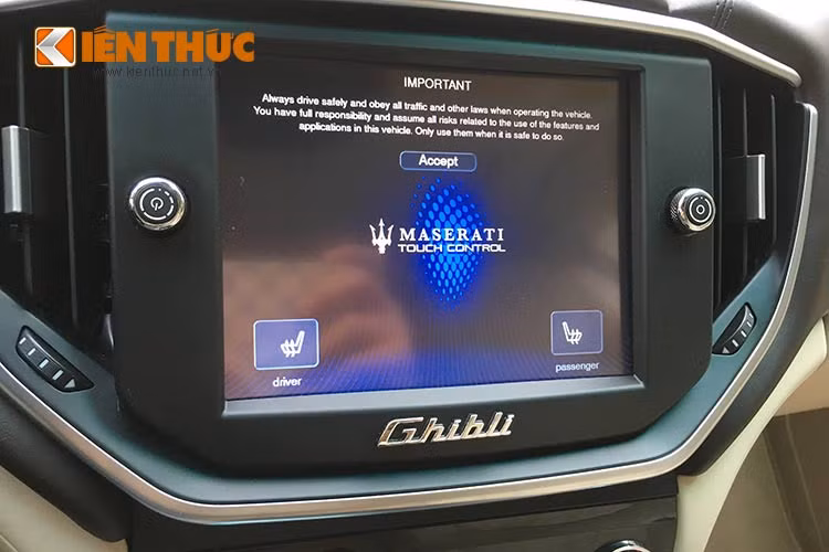 Tại thị trường Việt Nam, một chiếc Maserati Ghibli S Q4 mới chính hãng hiện có giá khoảng 5,8 tỷ đồng.