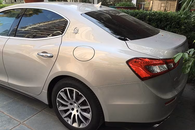 Maserati Ghibli là một trong những dòng xe được nhập khẩu chính hãng tại thị trường Việt Nam trong thời gian vừa qua, bên cạnh sedan hạng sang Quattroporte coupe và chiếc Granturismo.