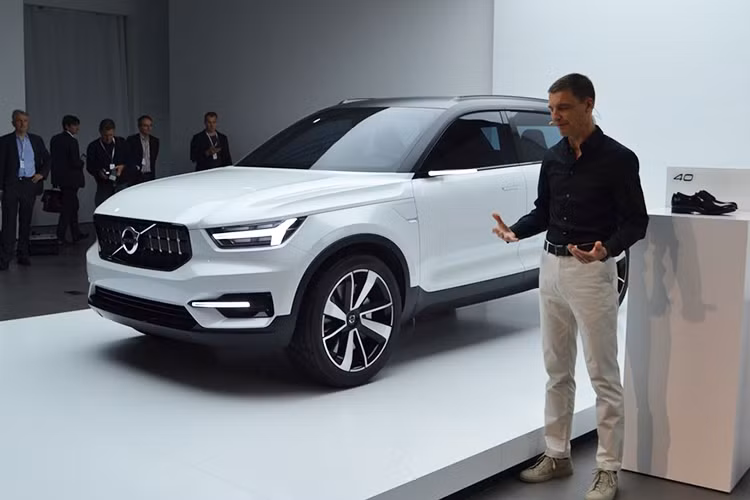 Theo mô tả của thiết kế trưởng Volvo, ông Thomas Ingenlath - XC40 sẽ khởi đầu cho một thế hệ ngôn ngữ thiết kế mới của Volvo mà chúng ta đã phần nào đó được chứng kiến thông qua Concept 40.1 và 40.2 ra mắt vào tháng 5/2016 vừa qua.