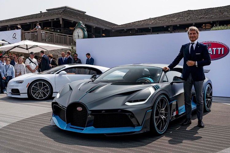 Trong số những xe mới ra mắt của Bugatti, Divo là cái tên được đội ngũ nhân viên “sủng ái”. Dù nó chia sẻ nhiều điểm chung với người anh em Chiron, Divo nhận được một số thay đổi khiến nó trở nên nhẹ hơn 35 kg. Công suất xe vẫn là 1.500 mã lực, tuy nhiên Divo có thiết lập khí động học khác biệt, qua đó giúp nó chạy nhanh hơn Chiron một chút. Bugatti sẽ chỉ sản xuất 40 chiếc Divo, mỗi chiếc giá 5,8 triệu USD. 