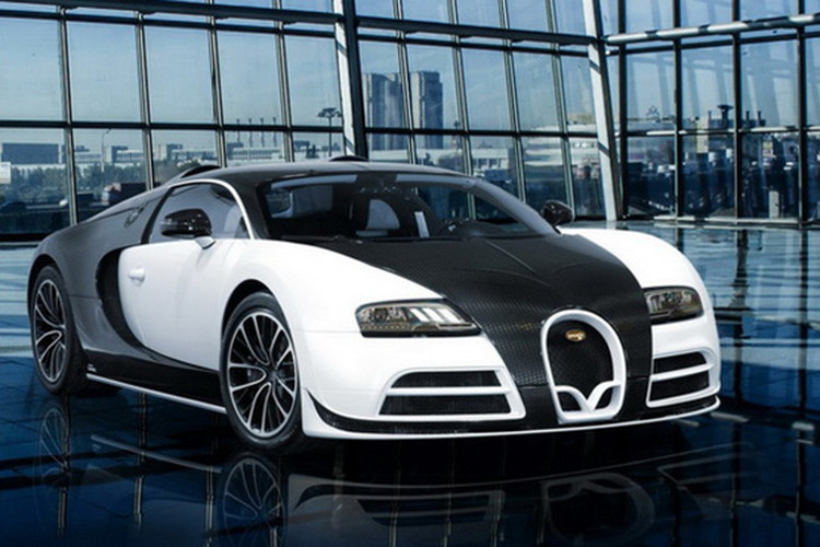 Veyron Vivere về cơ bản không phải là được sản xuất chính thức bởi Bugatti mà là một phiên bản độ bởi Mansory. Dù vậy, cái giá dự tính 3,4 triệu USD dư sức đưa nó vào danh sách những mẫu xe mới đắt nhất mọi thời đại tính tới lúc này. Công ty chỉ chế tạo hai chiếc, mỗi chiếc với một phần thân vỏ bằng sợi carbon đẹp mắt, nội thất bọc da và carbon màu trắng đen, động cơ 1.200 mã lực. Tốc độ tối đa của xe tới 408 km/h.