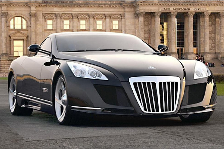 Mercedes-Benz Maybach Exelero là một chiếc xe độc nhất vô nhị ra mắt năm 2004. Nó được ủy quyền bởi Fulda, một công ty con ở Đức của Goodyear, chế tạo để thử nghiệm lốp xe mới. Mercedes đã chế tạo Exelero trên “khung xương” của một chiếc Maybach, và cho nó cùng động cơ tăng áp kép V12 sản sinh 690 mã lực và 1.020 Nm mô-men xoắn cực đại. Tốc độ tối đa của xe là 350 km/h và nếu điều chỉnh trượt giá, Exelero sẽ có giá hơn 10 triệu USD theo tiền ngày nay.