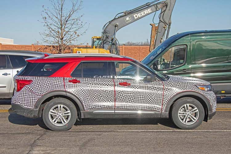 Qua hình ảnh chụp trên đường thử, có thể thấy chiếc Ford Explorer 2020 sở hữu kiểu dáng tổng thể bên ngoài quen thuộc. Do đó, nhiều người có thể tưởng rằng chiếc Ford Explorer 2020 này chỉ là phiên bản nâng cấp. Tuy nhiên, thiết kế phần đầu xe bị lộ ra lại cho thấy chiếc Ford Explorer 2020 này thuộc thế hệ mới.