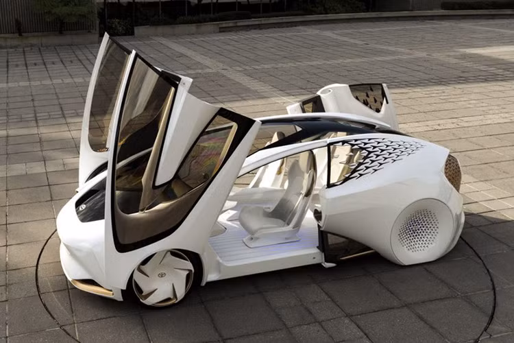 Mẫu xe mang tên Concept-i được hãng Toyota trang bị hàng loạt những công nghệ tự lái của tương lai. Với mẫu xe này, có vẻ nhưe hãng xe ôtô lớn nhất thế giới không hề muốn tụt hậu trong cuộc đua nước rút với những tên tuổi mới nổi hiện nay như Tesla hay Faraday Future...