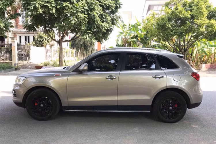 Kích thước chiếc xe Zoyte nhái Audi tương đồng các mẫu xe như Mazda CX-5 hay Honda CR-V. Chiều dài cơ sở 2.807 mm còn lớn hơn cả các đối thủ Nhật Bản. Thiết kế xe không kém cạnh xe Âu bởi nhiều đường nét vay mượn, copy lại nhiều thiết kế của thương hiệu ôtô nổi tiếng thế giới.