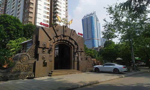 Bi ket luan sai pham, nha hang cua La Vong van kinh doanh binh thuong-Hinh-5