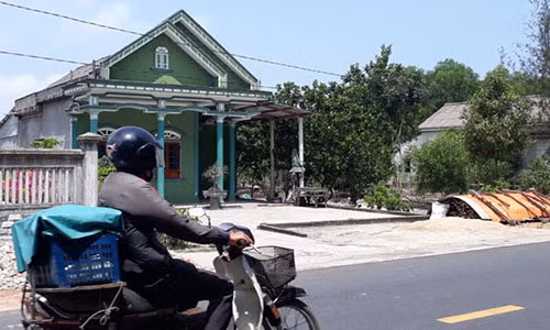 Nu sinh bi hiep dam tap the: Dieu gi cho doi 5 nam sinh?