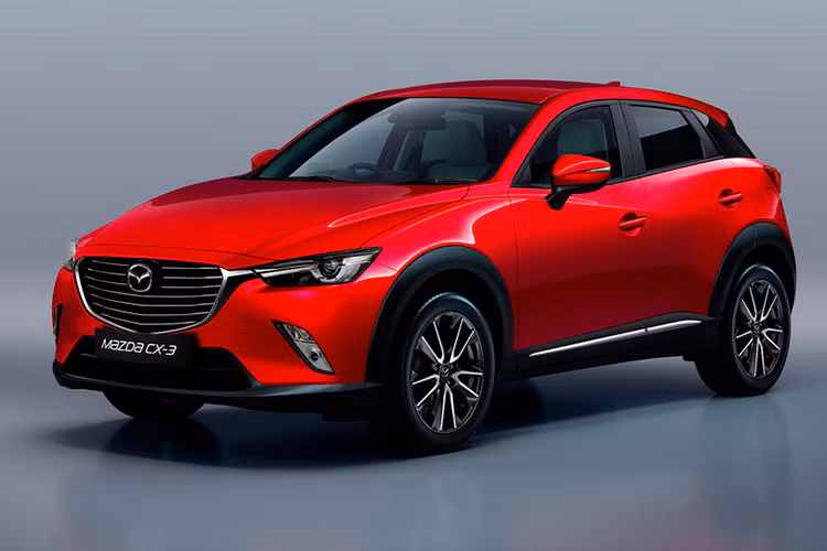 Mazda CX-3 2017 sở hữu động cơ xăng SkyActiv-G 4 xy-lanh, phun nhiên liệu trực tiếp, dung tích 2.0 lít như cũ. Động cơ tạo ra công suất tối đa 154 mã lực tại vòng tua máy 6.000 vòng/phút và mô-men xoắn cực đại 204 Nm tại vòng tua máy 2.800 vòng/phút. Sức mạnh được truyền tới cầu trước thông qua hộp số tự động SkyActiv-Drive 6 cấp.