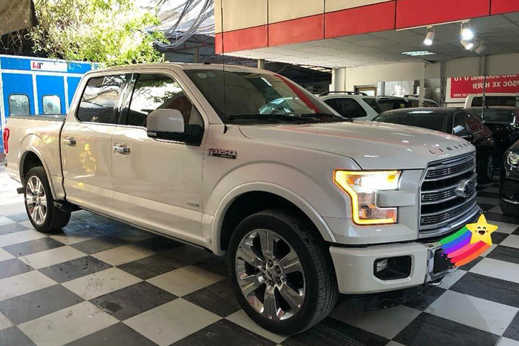 Giá bán Ford F150 Limited khi mới về thị trường Việt Nam khoảng 150.000 USD (khoảng 3,5 tỷ đồng). Tuy nhiên, đây là chiếc xe đã được đăng ký ra biển số và sử dụng khá ít nên nó được chủ nhân chào bán với mức giá 2,19 tỷ đồng, rẻ hơn kki mua mới khoảng 2 tỷ đồng.