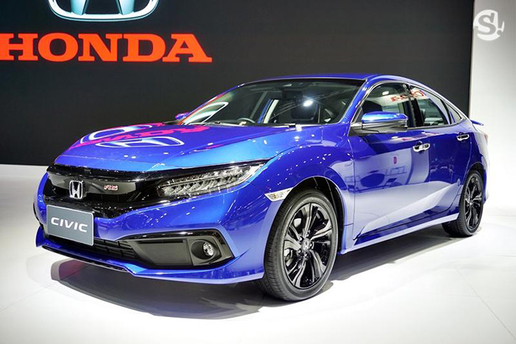 Mẫu xe Honda Civic 2019 đã chính thức trình làng tại thị trường Thái Lan vào hồi cuối tháng 11/2018 vừa qua trong triển lãm Thai Motor Expo 2018. Thái Lan đồng thời cũng là thị trường Đông Nam Á đầu tiên đón nhận Honda Civic nâng cấp, sau khi mẫu sedan cỡ C này ra mắt tại thị trường Mỹ vào hồi tháng 8 năm nay.