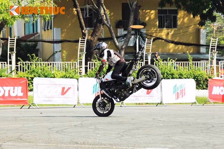 Có những thí sinh đã từng xuất hiện tại vòng thi năm 2013 và năm nay tiếp tục dự thi với những kỹ năng ngày càng được nâng cao, đặc biệt hơn có thí sinh chỉ mới tập bộ môn này trong khoảng hơn 3 tháng những đã biểu diễn khá thuần thục.