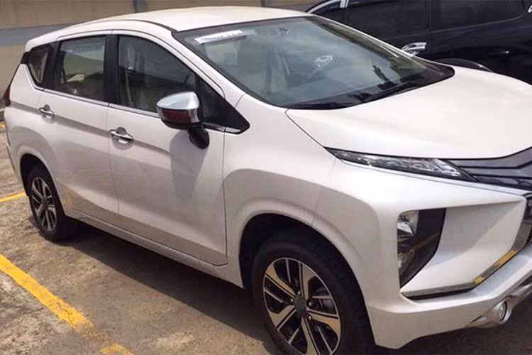 Dự đoán mẫu xe Mitsubishi Xpander mới tại Việt Nam sẽ chỉ được trang bị duy nhất động cơ 1.5L MIVEC DOHC 16 van, mang mã hiệu 4A91, cho công suất tối đa 102 mã lực từ 6.000 vòng/phút và mô-men xoắn cực đại 141Nm tại 4.000 vòng/phút. Kết hợp với động cơ này là tùy chọn hộp số sàn 5 cấp hoặc hộp số tự động 4 cấp.