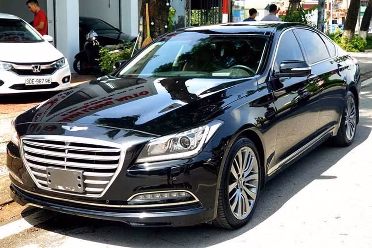 Với giá xe Genesis G80 cũ được chào bán khoảng 1,3 tỉ đồng, đây là dòng xe sang đáng cân nhắc khi mẫu xe Hàn Quốc này sở hữu nhiều trang bị tiện nghi hơn so với các dòng xe cùng phân khúc tại thị trường Việt Nam.