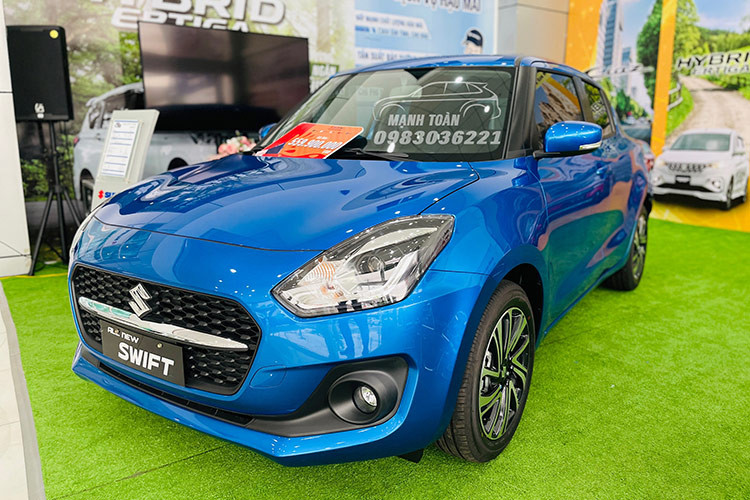 Đứng phía sau Toyota Alphard là Suzuki Swift với doanh số chỉ đạt 9 xe, giảm 57,1%. Đây không phải là tháng đầu tiên mẫu xe nhà Suzuki lọt top 10 ôtô bán kém nhất thị trường, nhưng nó vẫn nhỉnh hơn nhiều mẫu xe Nhật khác.