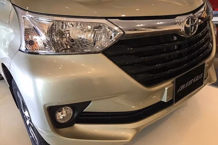 Avanza là mẫu MPV cỡ nhỏ nên không thể đòi hỏi sức mạnh vận hành. Xe được trang bị động cơ động cơ xăng 4 xy-lanh, dung tích 1.3 L, sản sinh công suất tối đa 99 mã lực và mô-men xoắn cực đại 123 Nm. Tiếp theo là động cơ xăng 1.5 L công suất 107 mã lực và mô-men xoắn cực đại 140 Nm. Cả hai động cơ kết hợp với hộp số sàn 5 cấp tiêu chuẩn và tự động 4 cấp tùy chọn.
