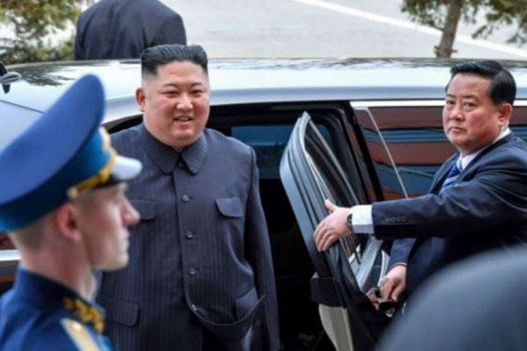 Hai năm sau đó, cũng đã có một vài chiếc Mercedes-Benz S600 với cấu hình khác lại xuất hiện trong đoàn diễu hành của quân đội Triều Tiên ở Bình Nhưỡng. Đến khoảng giữa năm 2013-2014, một lô xe Mercedes-Benz S600 với cấu hình khác nữa tiếp tục được đưa về Triều Tiên.