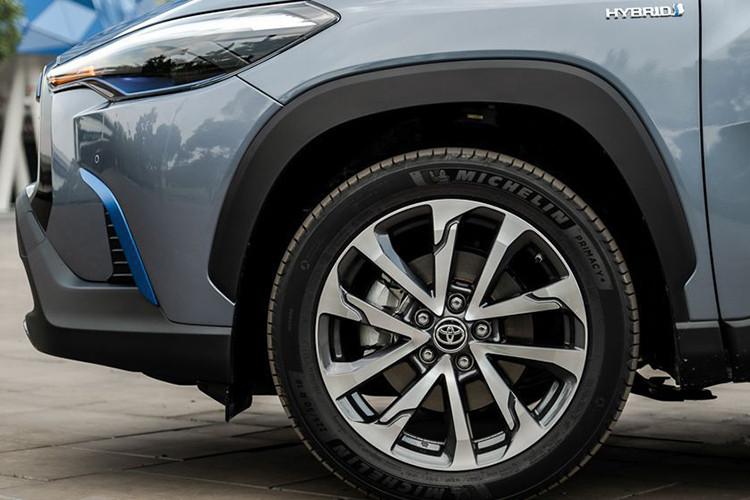 Ly do hon 42.000 xe Toyota Corolla Cross Hybrid bi trieu hoi?