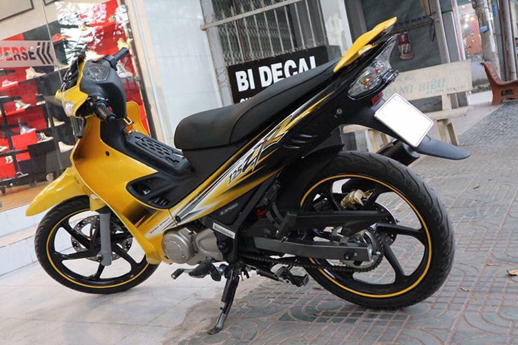 Tại thị trường Malaysia, giá xe Yamaha 125ZR phiên bản mới nhất hiện vẫn giữ nguyên ở mức 7.269 RM (tương đương khoảng hơn 40 triệu đồng). Hiện tại, những chiếc xe này vẫn được nhiều cửa hàng nhập khẩu xe máy tại Việt Nam đưa về nhưng chủ yếu khu vực phía Nam.