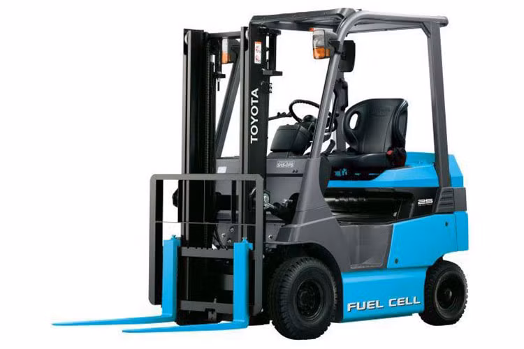 Cung cấp các phương tiện cá nhân như Toyota i-ROAD hay các xe thăng bằng hai bánh (standing riding) để hỗ trợ các nhân viên di chuyển tại thế vận hội. Bên cạnh đó còn có mẫu xe buýt Sora hay xe nâng forklift...