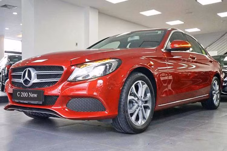 Mercedes-Benz C200 lap rap tai Viet Nam dinh loi trieu hoi