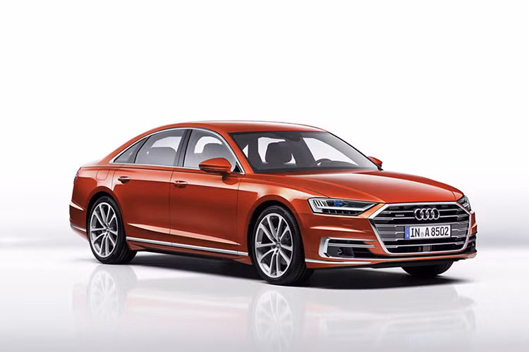 Chiếc saloon đầu bảng của Audi chắc chắn là một sự lựa chọn không thể bỏ qua. Audi A8 mới có thiết kế lấy cảm hứng từ mẫu Prologue Concept tinh tế và sang trọng. Để có thể cạnh tranh được với BMW 7-Series và Mercedes-Benz S-Class, Audi đã nâng cấp toàn diện ngoại thất lẫn nội thất xe. Chưa kể đến việc A8 là mẫu xe đầu tiên đạt cấp độ tự lái thứ 3.