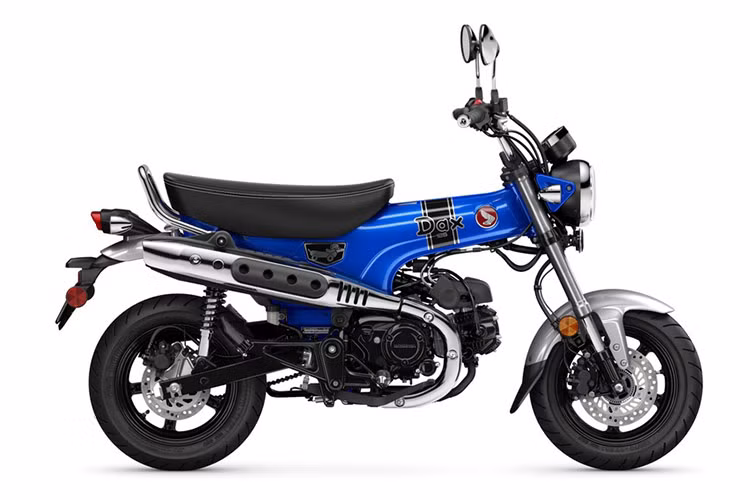 Tên gọi của mẫu xe máy minibike Honda Dax ST125 này bắt nguồn từ dòng chó Dachshund (chó xúc xích, chó lạp xưởng). Kiểu dáng thuôn dài, chiều cao thấp của xe khá giống với hình dáng dòng chó này.