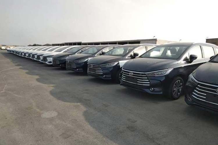 Mẫu xe BYD Song Max giá rẻ từng được giới thiệu tại triển lãm xe hơi Thượng Hải vào tháng 4/2017 và phiên bản nâng cấp mới được ra mắt vào giữa năm ngoái. Mới đây, một số hình ảnh được cho là chụp tại cảng hàng hoá tại Việt Nam đã bắt gặp một số lượng chiếc xe này được nhập khẩu.