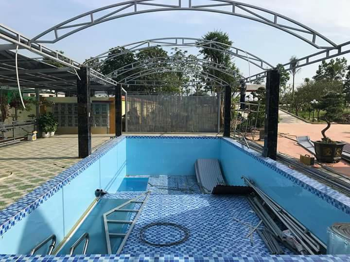 Bể bơi được tháo dỡ