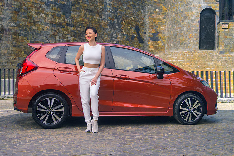 Từng ra mắt tại Triển lãm ôtô Việt Nam 2017 và chưa được bán chính thức trên thị trường, nhưng nay Honda Jazz mới đã chính thức có mức giá bán lẻ đề xuất chính hãng, cụ thể từ 539 triệu cho bản 1.5V, bản 1.5VX có giá 589 triệu và bản 1.5VS có giá 619 triệu đồng.