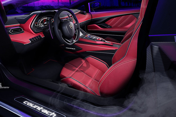 Bên sườn, Lamborghini Countach mới đi kèm hốc bánh góc cạnh, khe gió hình tam giác phía trước chắn bùn sau và hốc hút gió sau cửa sổ. Riêng phần đuôi xe được thiết kế hiện đại hơn một chút với đèn hậu hình lục giác, gợi liên tưởng đến người anh em Sian. Thêm vào đó là bộ khuếch tán gió cỡ lớn và 4 ống xả hình tròn.