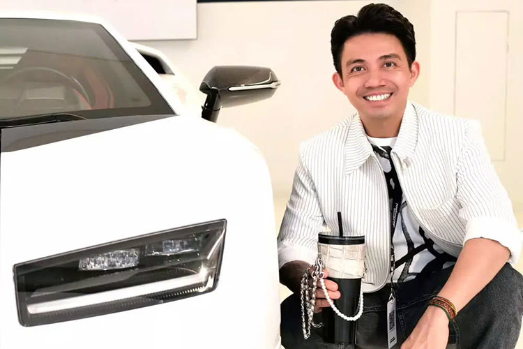 Vì thế việc Minh Nhựa bật mí Lamborghini Countach LPI 800-4 vào tháng 7 đầu năm nay đã gây choáng giới mê xe, cũng như cộng đồng mạng, và mới đây, tay chơi xe này 1 lần khẳng định việc chọn lựa xe Lamborghini Countach LPI 800-4 vào bộ sưu tập xe của mình.