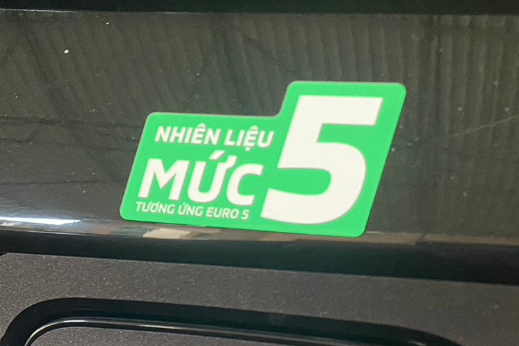 Nguoi dung oto Viet Nam Nam kho tiep can xang, dau chuan Euro 5